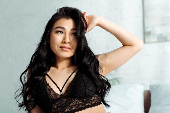 Belle femme asiatique sur site de rencontre