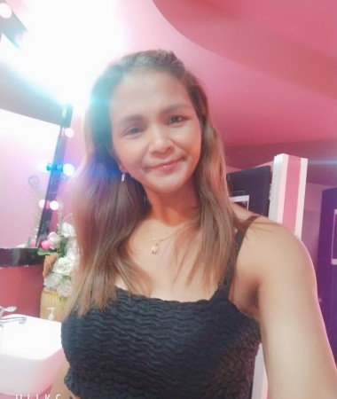 Suthee , 44 ans